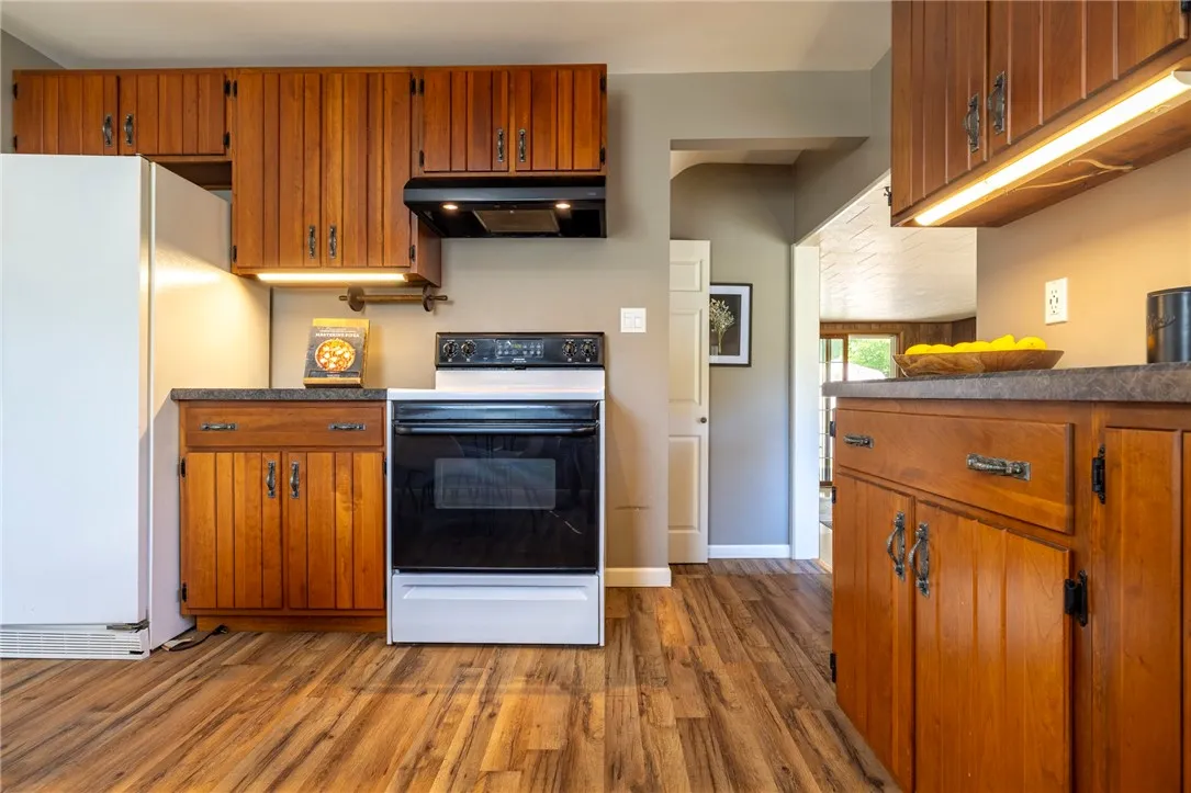 823 Chestnut Bnd, Webster, New York 14580, Webster, New York 14580, 4 Bedrooms Bedrooms, 6 Rooms Rooms,2 BathroomsBathrooms,Residential,Closed,823 Chestnut Bnd, Webster, New York 14580,0,R1631052