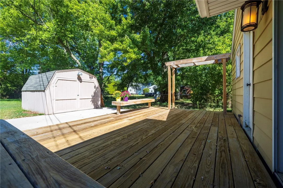 823 Chestnut Bnd, Webster, New York 14580, Webster, New York 14580, 4 Bedrooms Bedrooms, 6 Rooms Rooms,2 BathroomsBathrooms,Residential,Closed,823 Chestnut Bnd, Webster, New York 14580,0,R1631052