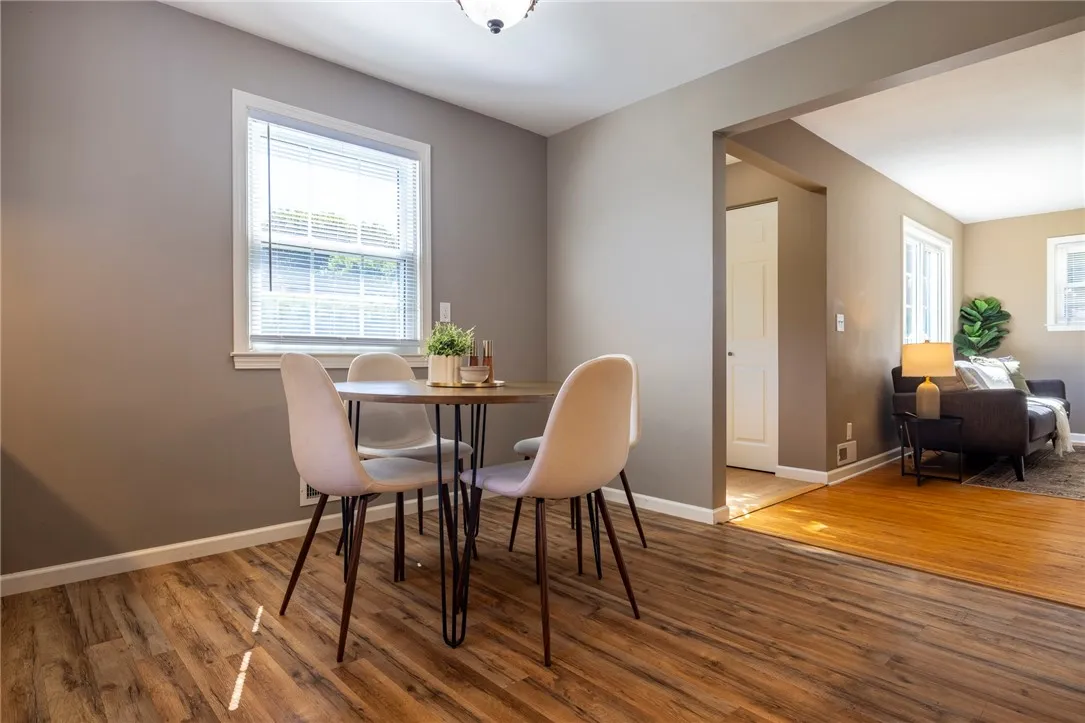 823 Chestnut Bnd, Webster, New York 14580, Webster, New York 14580, 4 Bedrooms Bedrooms, 6 Rooms Rooms,2 BathroomsBathrooms,Residential,Closed,823 Chestnut Bnd, Webster, New York 14580,0,R1631052