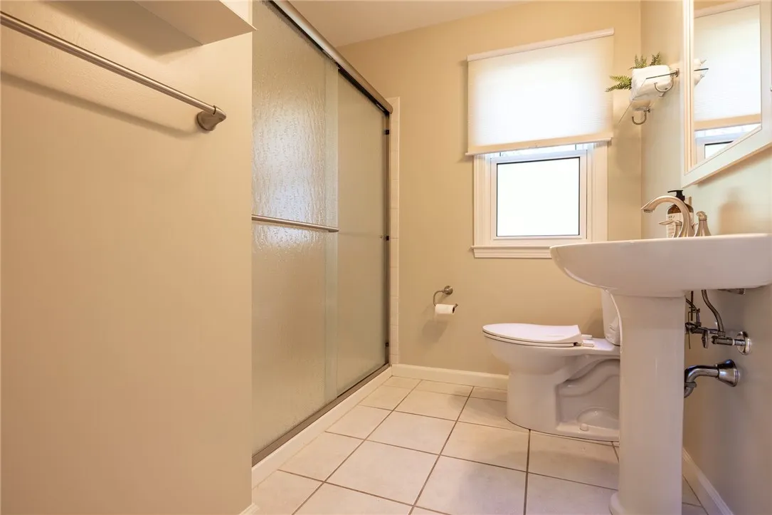 823 Chestnut Bnd, Webster, New York 14580, Webster, New York 14580, 4 Bedrooms Bedrooms, 6 Rooms Rooms,2 BathroomsBathrooms,Residential,Closed,823 Chestnut Bnd, Webster, New York 14580,0,R1631052