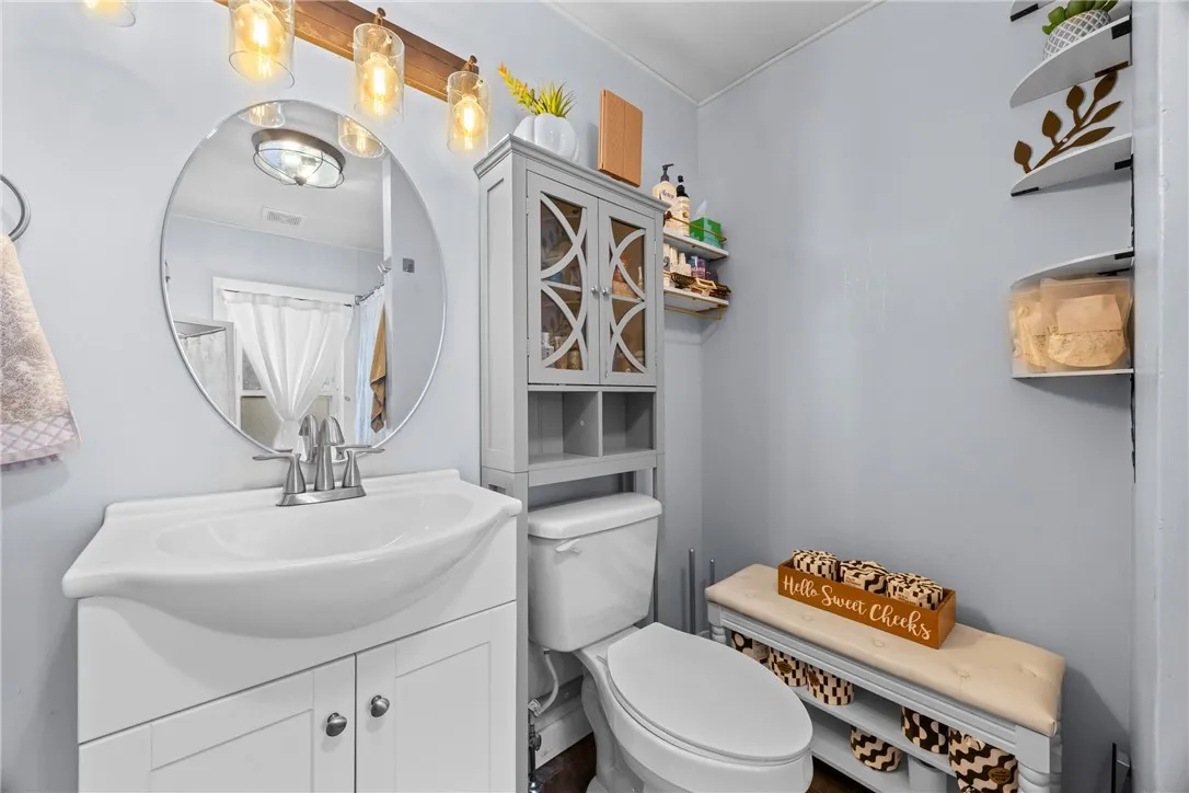Upstairs Full Bath