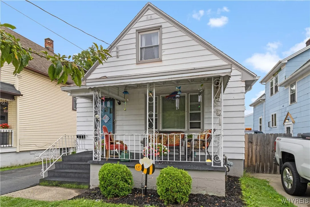 206 Geary Street, Buffalo, New York 14210, Buffalo, New York 14210, 3 Bedrooms Bedrooms, 6 Rooms Rooms,1 BathroomBathrooms,Residential,For Sale,206 Geary Street, Buffalo, New York 14210,0,B1631984