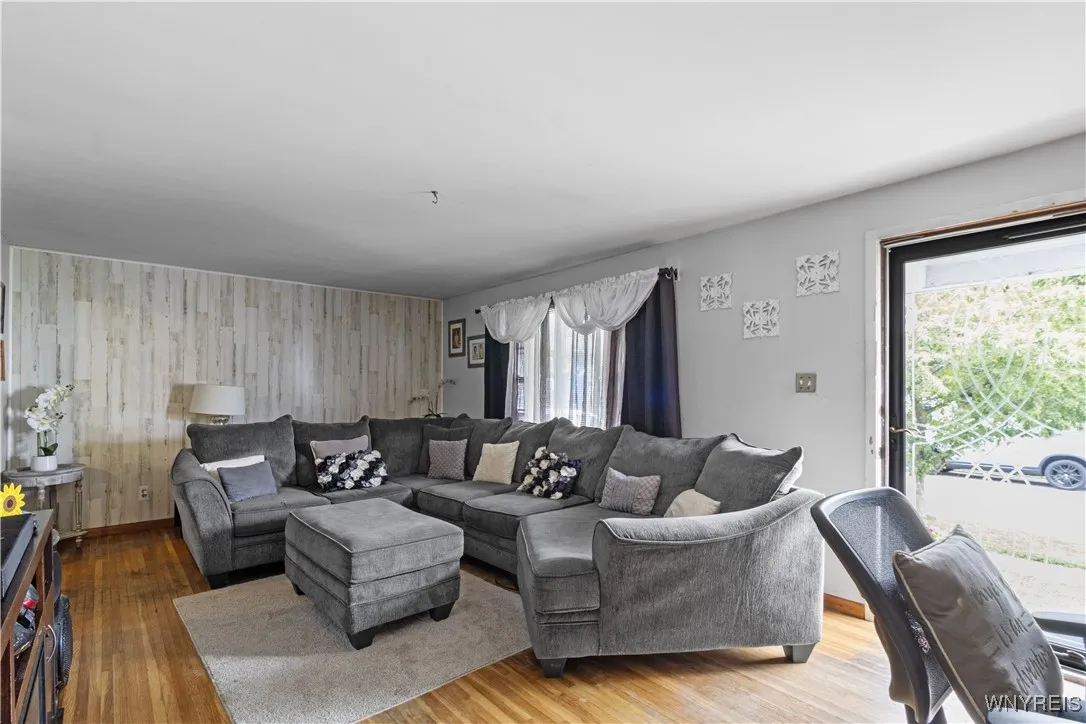 206 Geary Street, Buffalo, New York 14210, Buffalo, New York 14210, 3 Bedrooms Bedrooms, 6 Rooms Rooms,1 BathroomBathrooms,Residential,For Sale,206 Geary Street, Buffalo, New York 14210,0,B1631984