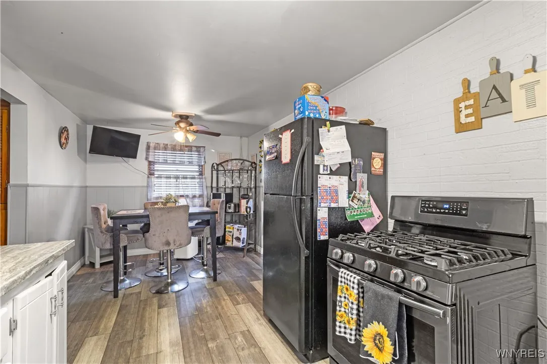 206 Geary Street, Buffalo, New York 14210, Buffalo, New York 14210, 3 Bedrooms Bedrooms, 6 Rooms Rooms,1 BathroomBathrooms,Residential,For Sale,206 Geary Street, Buffalo, New York 14210,0,B1631984