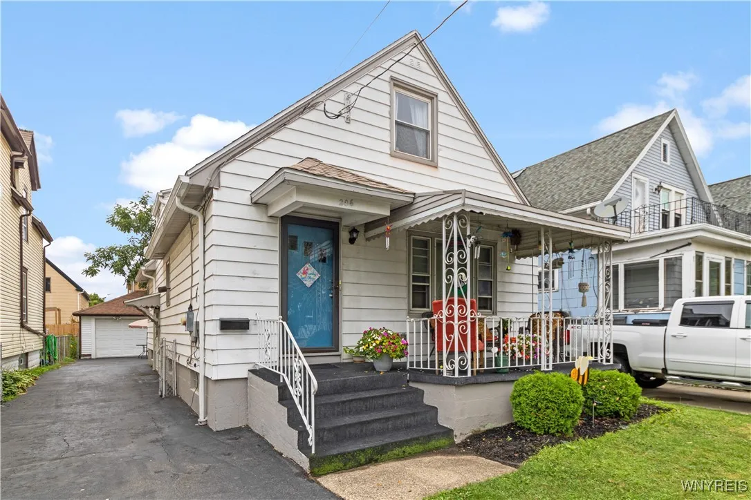 206 Geary Street, Buffalo, New York 14210, Buffalo, New York 14210, 3 Bedrooms Bedrooms, 6 Rooms Rooms,1 BathroomBathrooms,Residential,For Sale,206 Geary Street, Buffalo, New York 14210,0,B1631984