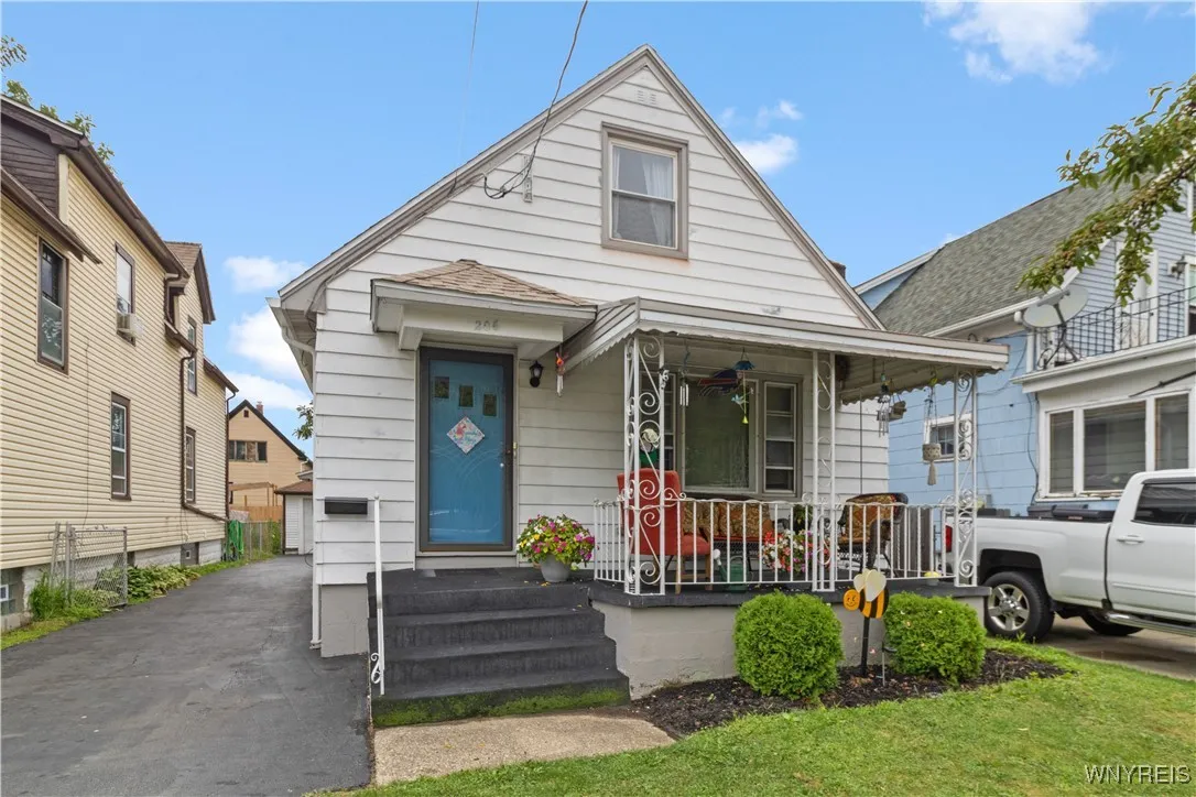 206 Geary Street, Buffalo, New York 14210, Buffalo, New York 14210, 3 Bedrooms Bedrooms, 6 Rooms Rooms,1 BathroomBathrooms,Residential,For Sale,206 Geary Street, Buffalo, New York 14210,0,B1631984