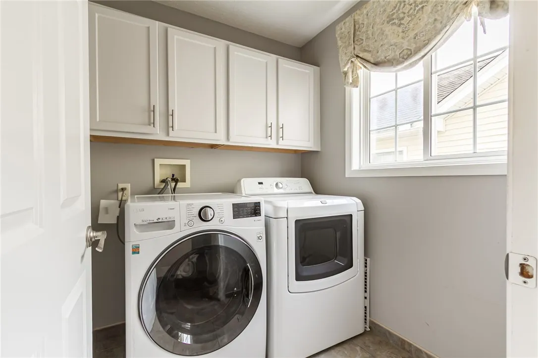18 Columbia Court, Perinton, New York 14450, Perinton, New York 14450, 3 Bedrooms Bedrooms, 7 Rooms Rooms,2 BathroomsBathrooms,Residential,Closed,18 Columbia Court, Perinton, New York 14450,0,R1632261