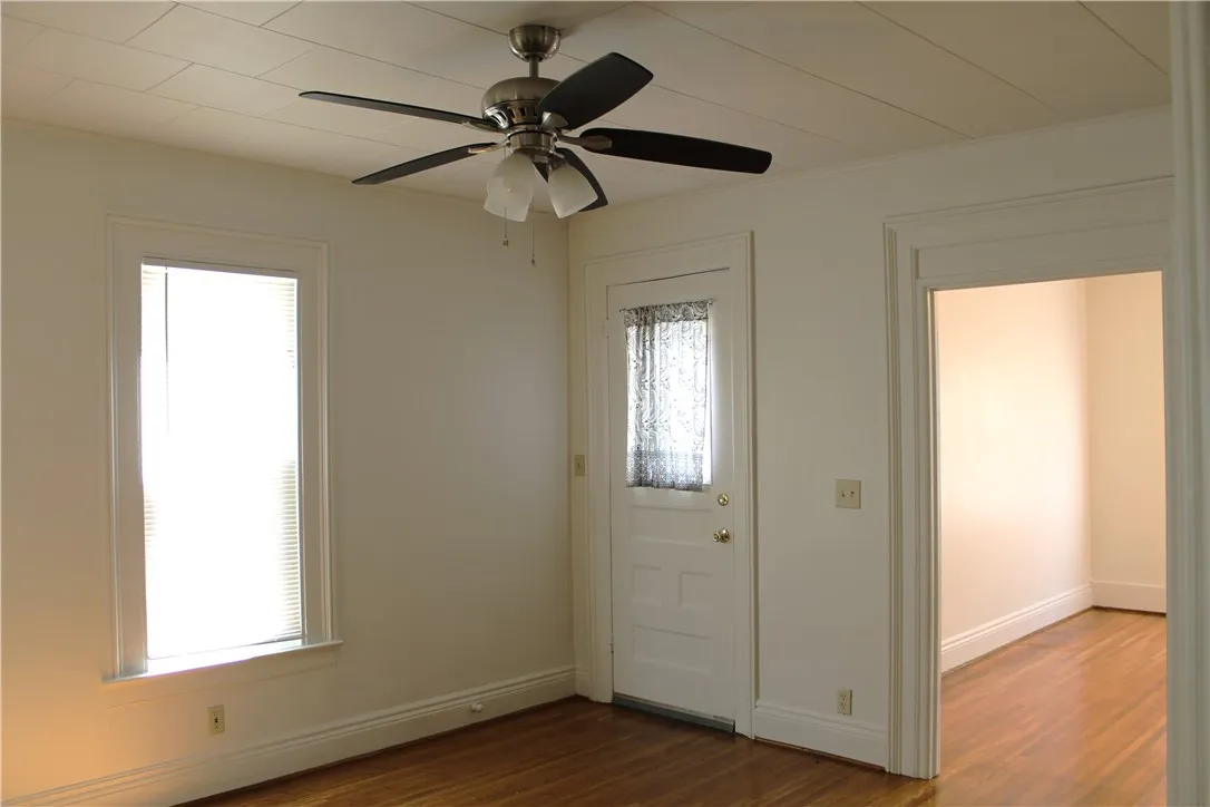 12 Whalin Street, Rochester, New York 14620, Rochester, New York 14620, 3 Bedrooms Bedrooms, 6 Rooms Rooms,2 BathroomsBathrooms,Residential,Closed,12 Whalin Street, Rochester, New York 14620,0,R1632481
