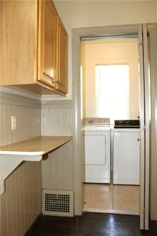 12 Whalin Street, Rochester, New York 14620, Rochester, New York 14620, 3 Bedrooms Bedrooms, 6 Rooms Rooms,2 BathroomsBathrooms,Residential,Closed,12 Whalin Street, Rochester, New York 14620,0,R1632481