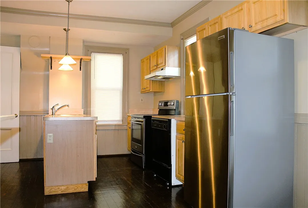 12 Whalin Street, Rochester, New York 14620, Rochester, New York 14620, 3 Bedrooms Bedrooms, 6 Rooms Rooms,2 BathroomsBathrooms,Residential,Closed,12 Whalin Street, Rochester, New York 14620,0,R1632481