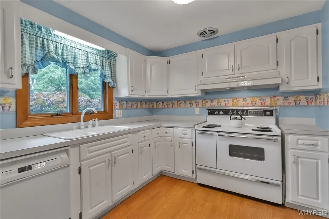 67 Castle Court, Amherst, New York 14226, Amherst, New York 14226, 2 Bedrooms Bedrooms, 5 Rooms Rooms,1 BathroomBathrooms,Residential,Closed,67 Castle Court, Amherst, New York 14226,0,B1632494
