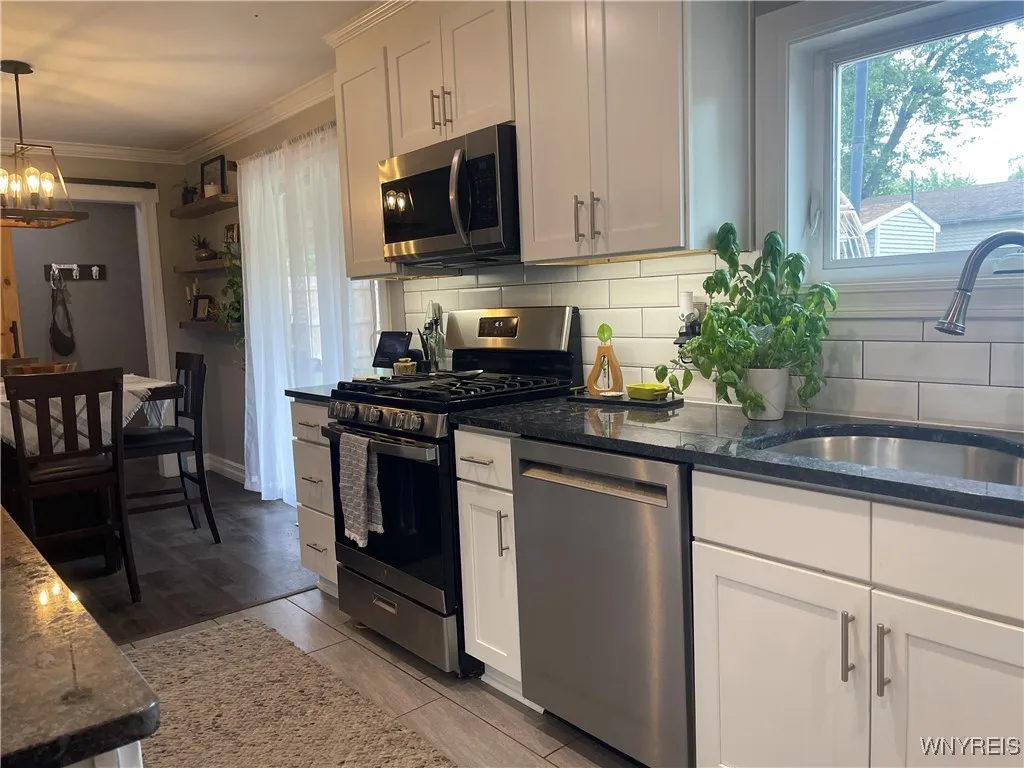 41 Beverly Drive, Cheektowaga, New York 14043, Cheektowaga, New York 14043, 3 Bedrooms Bedrooms, 7 Rooms Rooms,2 BathroomsBathrooms,Residential,Closed,41 Beverly Drive, Cheektowaga, New York 14043,0,B1632499