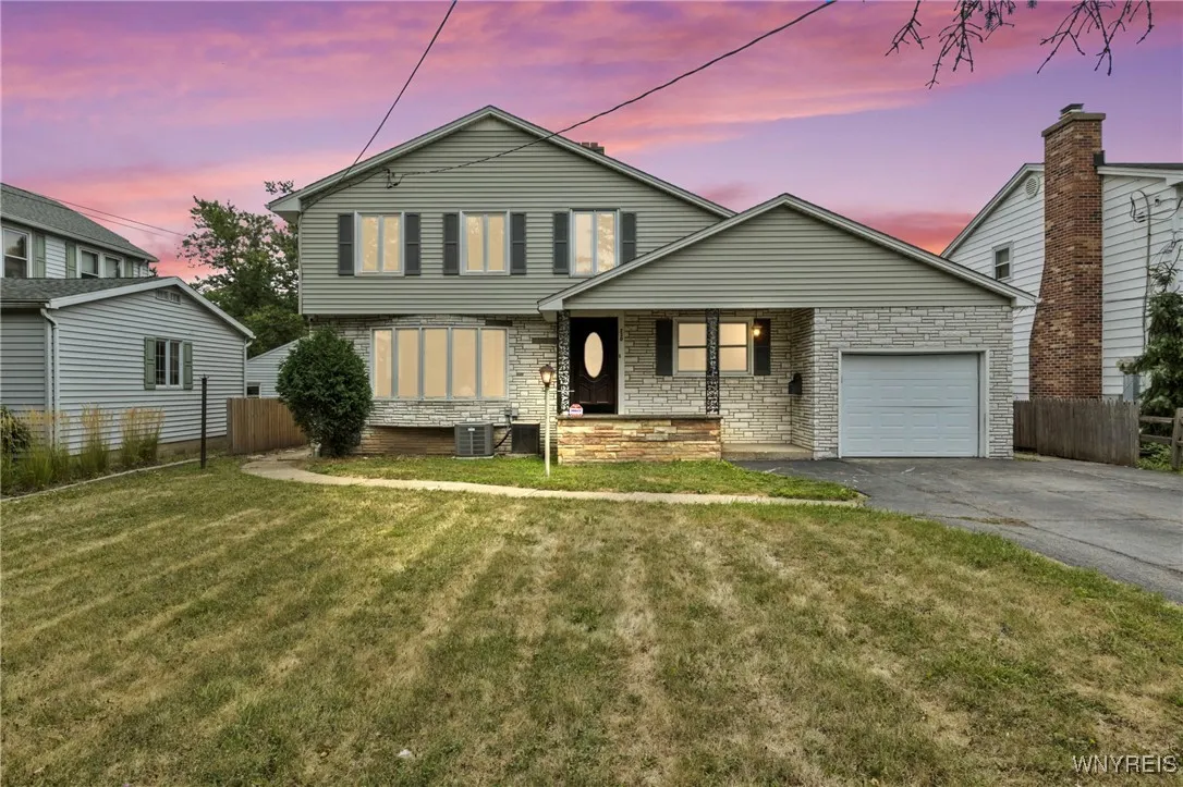 230 South Forest Road 2, Amherst, New York 14221, Amherst, New York 14221, 5 Bedrooms Bedrooms, ,3 BathroomsBathrooms,Residential,For Sale,230 South Forest Road 2, Amherst, New York 14221,0,B1632479