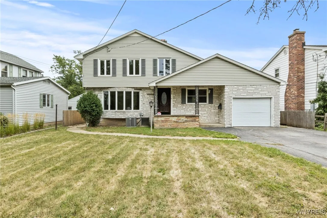 230 South Forest Road 2, Amherst, New York 14221, Amherst, New York 14221, 5 Bedrooms Bedrooms, ,3 BathroomsBathrooms,Residential,For Sale,230 South Forest Road 2, Amherst, New York 14221,0,B1632479