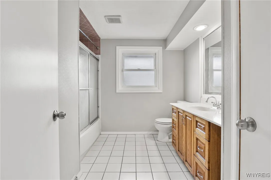 230 South Forest Road 2, Amherst, New York 14221, Amherst, New York 14221, 5 Bedrooms Bedrooms, ,3 BathroomsBathrooms,Residential,For Sale,230 South Forest Road 2, Amherst, New York 14221,0,B1632479