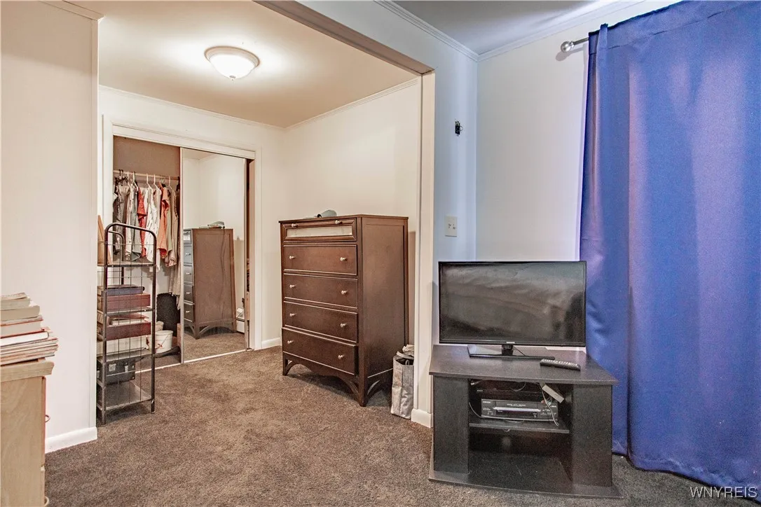 LOWER BEDROOM