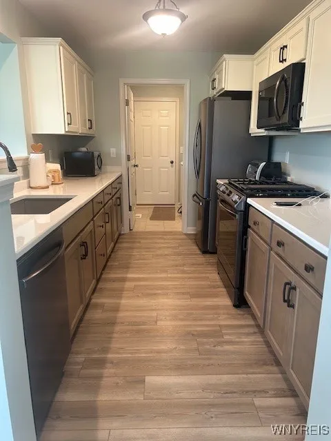902 Carriage Lane, West Seneca, New York 14224, West Seneca, New York 14224, 2 Bedrooms Bedrooms, 5 Rooms Rooms,1 BathroomBathrooms,Residential,For Sale,902 Carriage Lane, West Seneca, New York 14224,B1631048