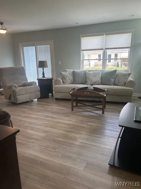 902 Carriage Lane, West Seneca, New York 14224, West Seneca, New York 14224, 2 Bedrooms Bedrooms, 5 Rooms Rooms,1 BathroomBathrooms,Residential,For Sale,902 Carriage Lane, West Seneca, New York 14224,B1631048