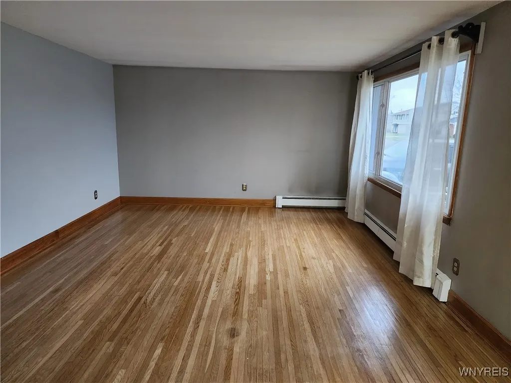 30 Lloyd Drive, Cheektowaga, New York 14225, Cheektowaga, New York 14225, 5 Bedrooms Bedrooms, ,3 BathroomsBathrooms,Residential,Closed,30 Lloyd Drive, Cheektowaga, New York 14225,0,B1632532