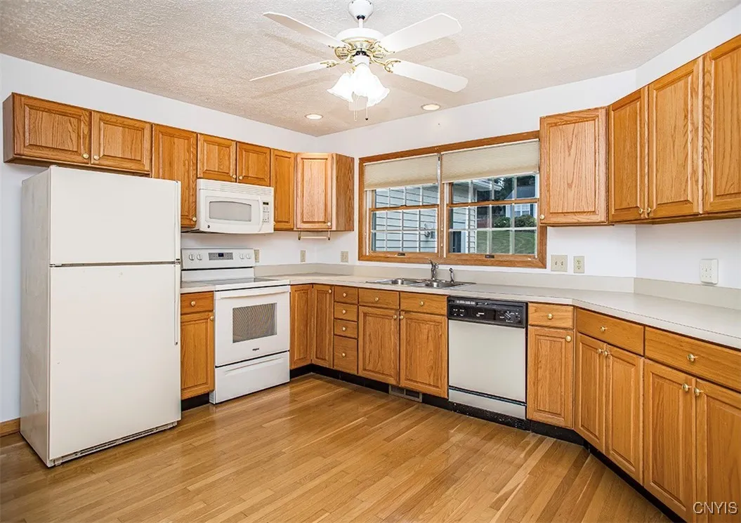 4001 Mary Lynn Drive, Lenox, New York 13032, Lenox, New York 13032, 3 Bedrooms Bedrooms, 8 Rooms Rooms,2 BathroomsBathrooms,Residential,Closed,4001 Mary Lynn Drive, Lenox, New York 13032,0,S1632267