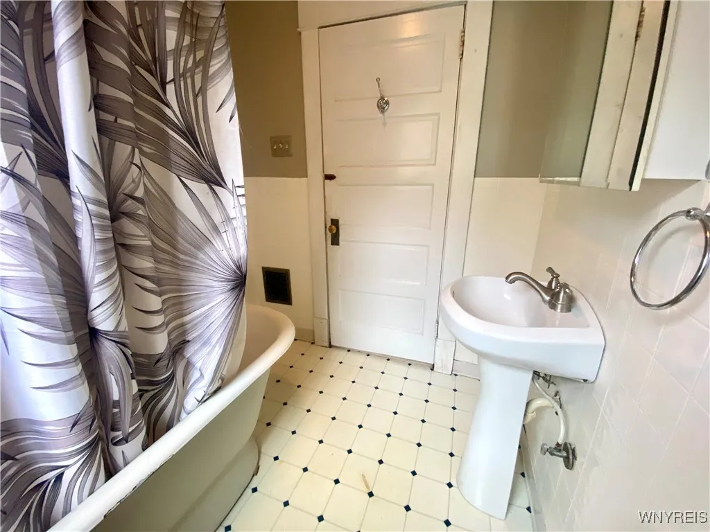 379 Minnesota Avenue, Buffalo, New York 14215, Buffalo, New York 14215, 4 Bedrooms Bedrooms, 10 Rooms Rooms,2 BathroomsBathrooms,Residential,For Sale,379 Minnesota Avenue, Buffalo, New York 14215,0,B1632516