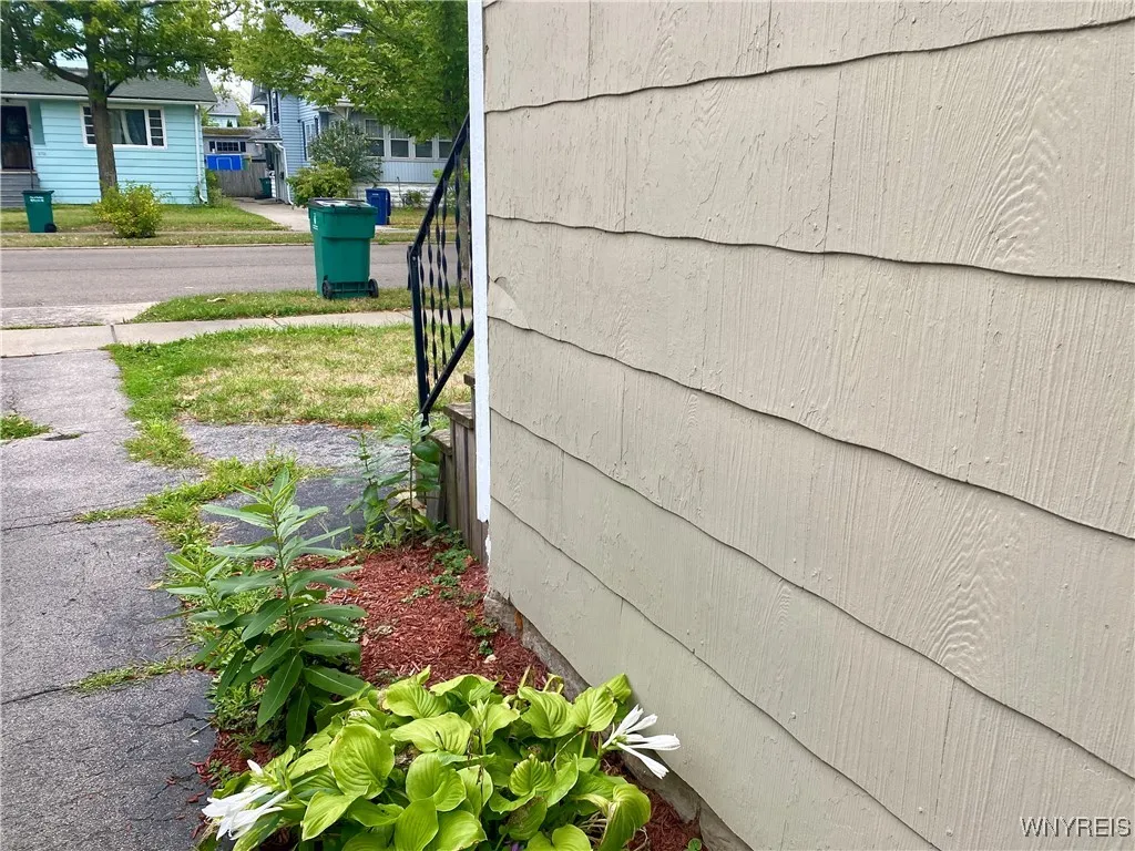 379 Minnesota Avenue, Buffalo, New York 14215, Buffalo, New York 14215, 4 Bedrooms Bedrooms, 10 Rooms Rooms,2 BathroomsBathrooms,Residential,For Sale,379 Minnesota Avenue, Buffalo, New York 14215,0,B1632516