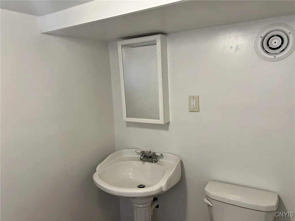 104 Sand Road, Salina, New York 13212, Salina, New York 13212, 2 Bedrooms Bedrooms, 5 Rooms Rooms,1 BathroomBathrooms,Residential,Closed,104 Sand Road, Salina, New York 13212,0,S1631387