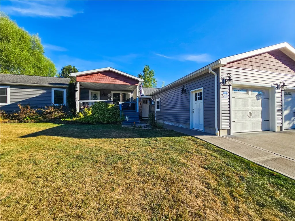 35 Christopher Road, Chemung, New York 14825, Chemung, New York 14825, 3 Bedrooms Bedrooms, 11 Rooms Rooms,2 BathroomsBathrooms,Residential,For Sale,35 Christopher Road, Chemung, New York 14825,0,R1632399