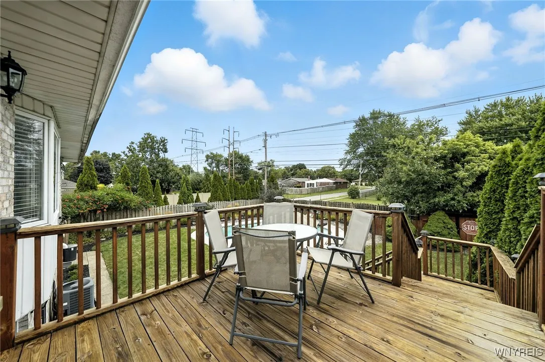 187 Willowgrove South, Tonawanda, New York 14150, Tonawanda, New York 14150, 4 Bedrooms Bedrooms, 9 Rooms Rooms,2 BathroomsBathrooms,Residential,Closed,187 Willowgrove South, Tonawanda, New York 14150,0,B1632512