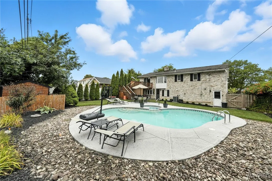 187 Willowgrove South, Tonawanda, New York 14150, Tonawanda, New York 14150, 4 Bedrooms Bedrooms, 9 Rooms Rooms,2 BathroomsBathrooms,Residential,Closed,187 Willowgrove South, Tonawanda, New York 14150,0,B1632512