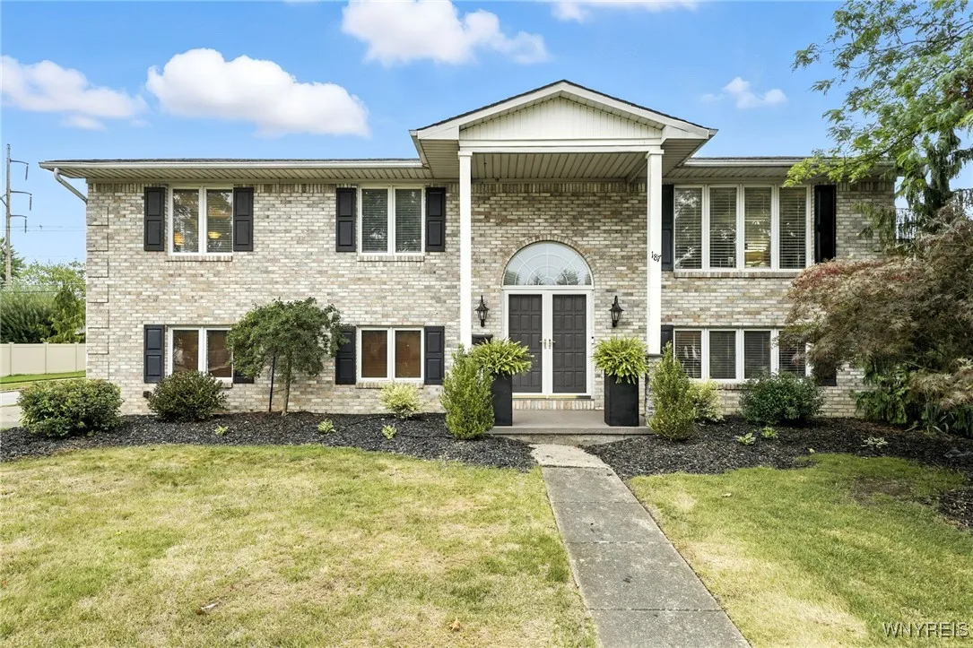 187 Willowgrove South, Tonawanda, New York 14150, Tonawanda, New York 14150, 4 Bedrooms Bedrooms, 9 Rooms Rooms,2 BathroomsBathrooms,Residential,Closed,187 Willowgrove South, Tonawanda, New York 14150,0,B1632512