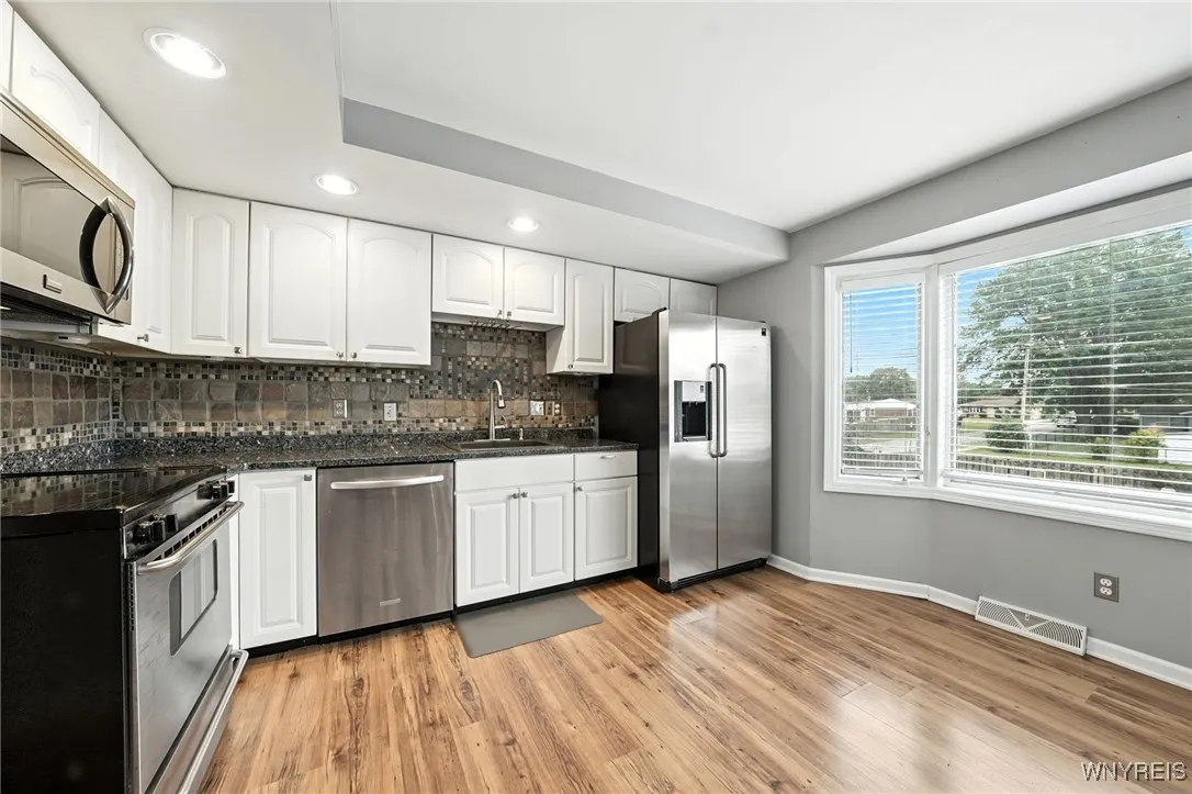 187 Willowgrove South, Tonawanda, New York 14150, Tonawanda, New York 14150, 4 Bedrooms Bedrooms, 9 Rooms Rooms,2 BathroomsBathrooms,Residential,Closed,187 Willowgrove South, Tonawanda, New York 14150,0,B1632512