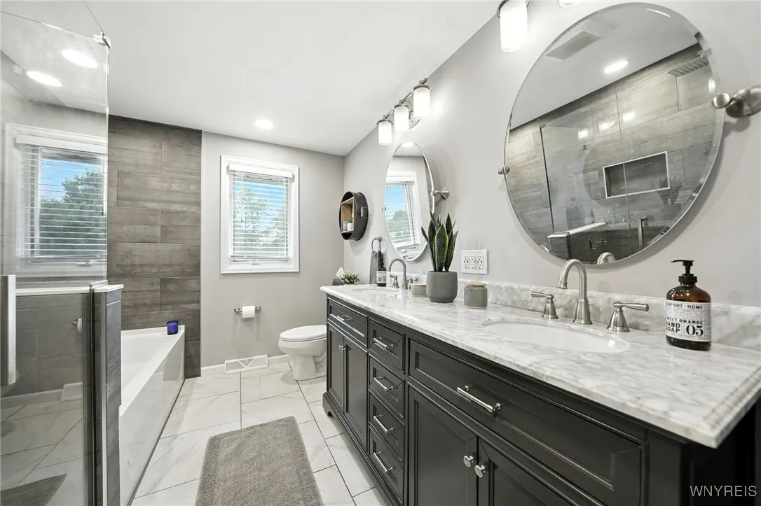 187 Willowgrove South, Tonawanda, New York 14150, Tonawanda, New York 14150, 4 Bedrooms Bedrooms, 9 Rooms Rooms,2 BathroomsBathrooms,Residential,Closed,187 Willowgrove South, Tonawanda, New York 14150,0,B1632512