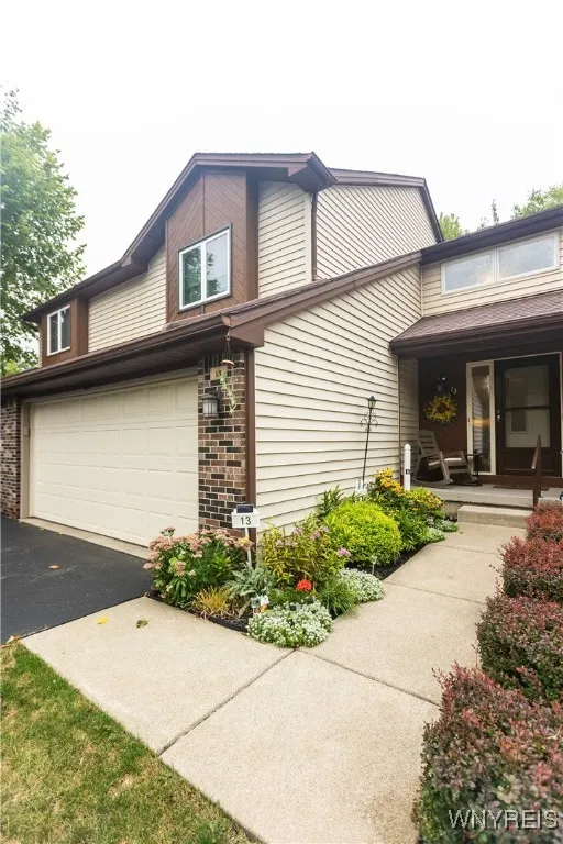 13 Eastwood Parkway, Lancaster, New York 14043, Lancaster, New York 14043, 2 Bedrooms Bedrooms, 6 Rooms Rooms,1 BathroomBathrooms,Residential,Closed,13 Eastwood Parkway, Lancaster, New York 14043,0,B1632413