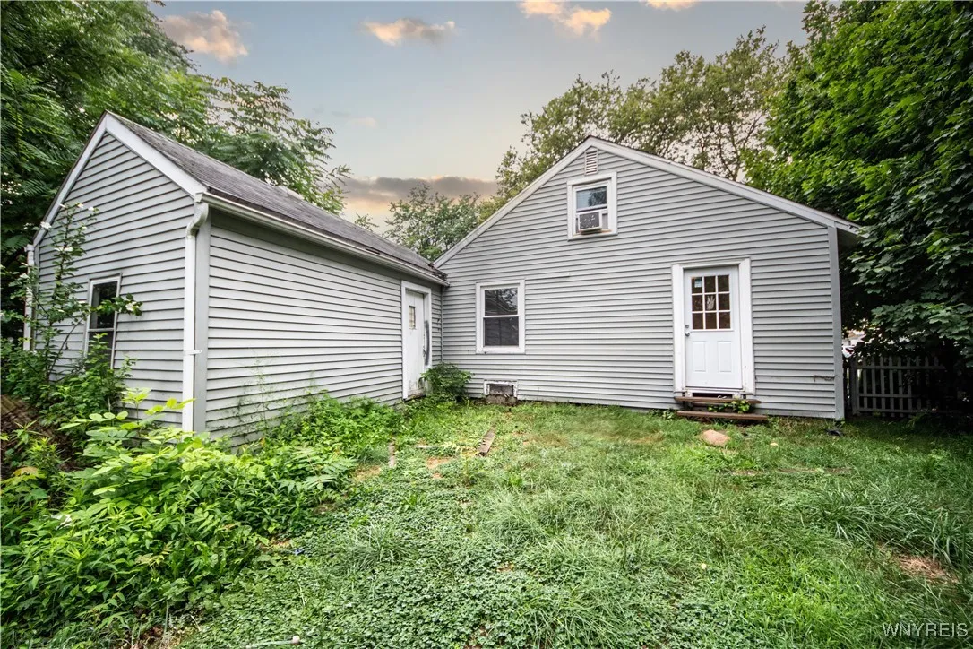 449 81st Street, Niagara Falls, New York 14304, Niagara Falls, New York 14304, 3 Bedrooms Bedrooms, 5 Rooms Rooms,1 BathroomBathrooms,Residential,For Sale,449 81st Street, Niagara Falls, New York 14304,0,B1632486