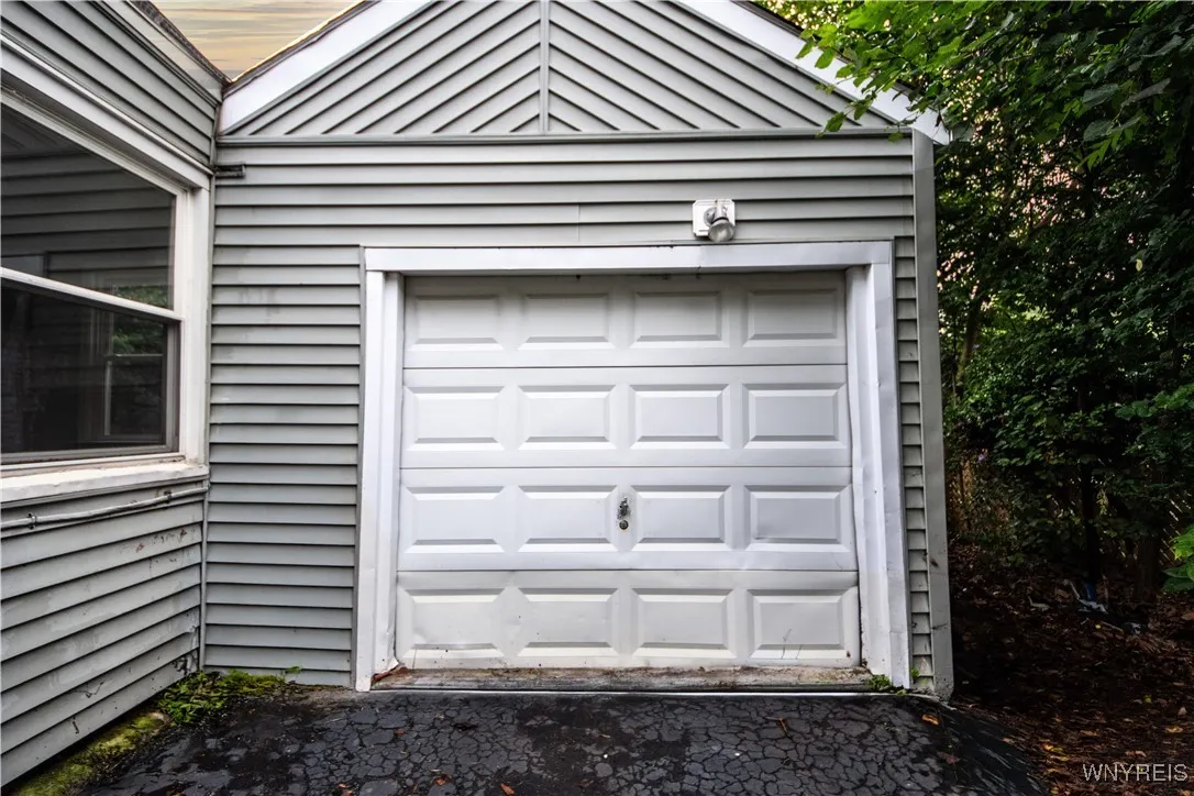 449 81st Street, Niagara Falls, New York 14304, Niagara Falls, New York 14304, 3 Bedrooms Bedrooms, 5 Rooms Rooms,1 BathroomBathrooms,Residential,For Sale,449 81st Street, Niagara Falls, New York 14304,0,B1632486