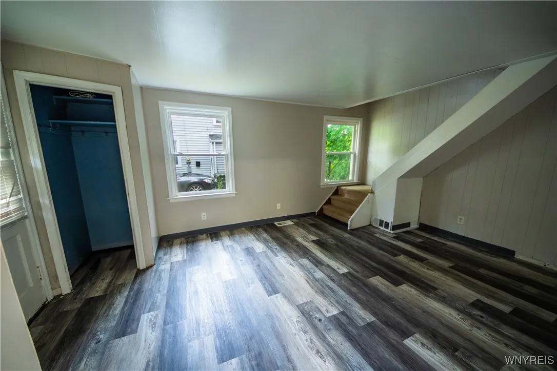 449 81st Street, Niagara Falls, New York 14304, Niagara Falls, New York 14304, 3 Bedrooms Bedrooms, 5 Rooms Rooms,1 BathroomBathrooms,Residential,For Sale,449 81st Street, Niagara Falls, New York 14304,0,B1632486