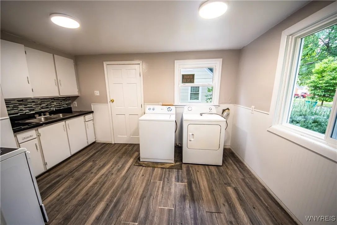 449 81st Street, Niagara Falls, New York 14304, Niagara Falls, New York 14304, 3 Bedrooms Bedrooms, 5 Rooms Rooms,1 BathroomBathrooms,Residential,For Sale,449 81st Street, Niagara Falls, New York 14304,0,B1632486