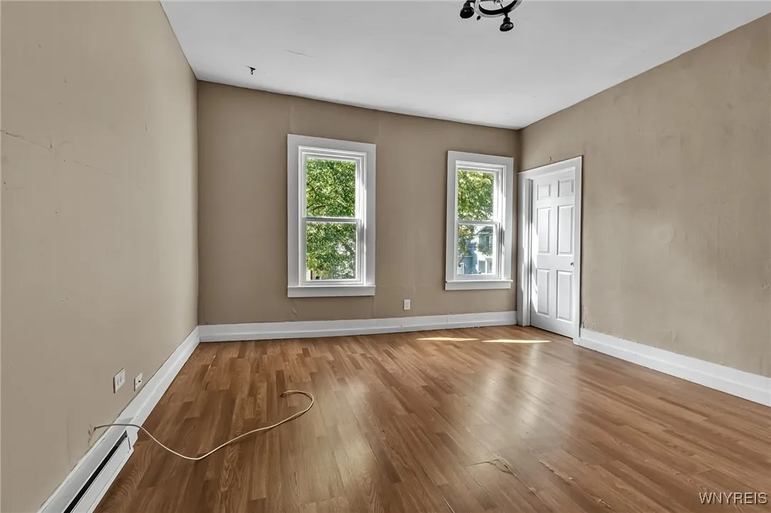 167 East Street, Buffalo, New York 14207, Buffalo, New York 14207, 6 Bedrooms Bedrooms, ,2 BathroomsBathrooms,Residential,For Sale,167 East Street, Buffalo, New York 14207,0,B1632493