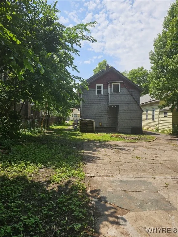167 East Street, Buffalo, New York 14207, Buffalo, New York 14207, 6 Bedrooms Bedrooms, ,2 BathroomsBathrooms,Residential,For Sale,167 East Street, Buffalo, New York 14207,0,B1632493