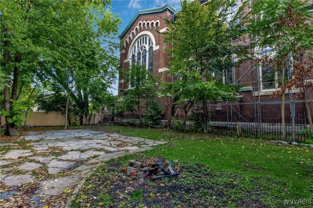 167 East Street, Buffalo, New York 14207, Buffalo, New York 14207, 6 Bedrooms Bedrooms, ,2 BathroomsBathrooms,Residential,For Sale,167 East Street, Buffalo, New York 14207,0,B1632493