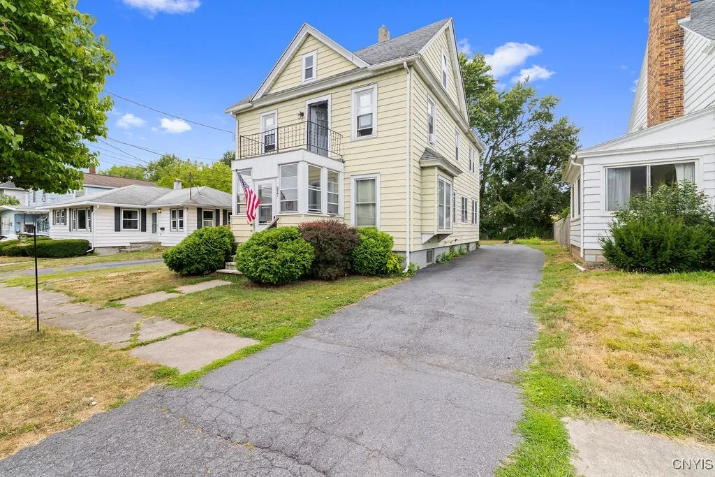 317 East Avenue, Dewitt, New York 13057, De Witt, New York 13057, 4 Bedrooms Bedrooms, ,3 BathroomsBathrooms,Residential,Closed,317 East Avenue, Dewitt, New York 13057,0,S1632249