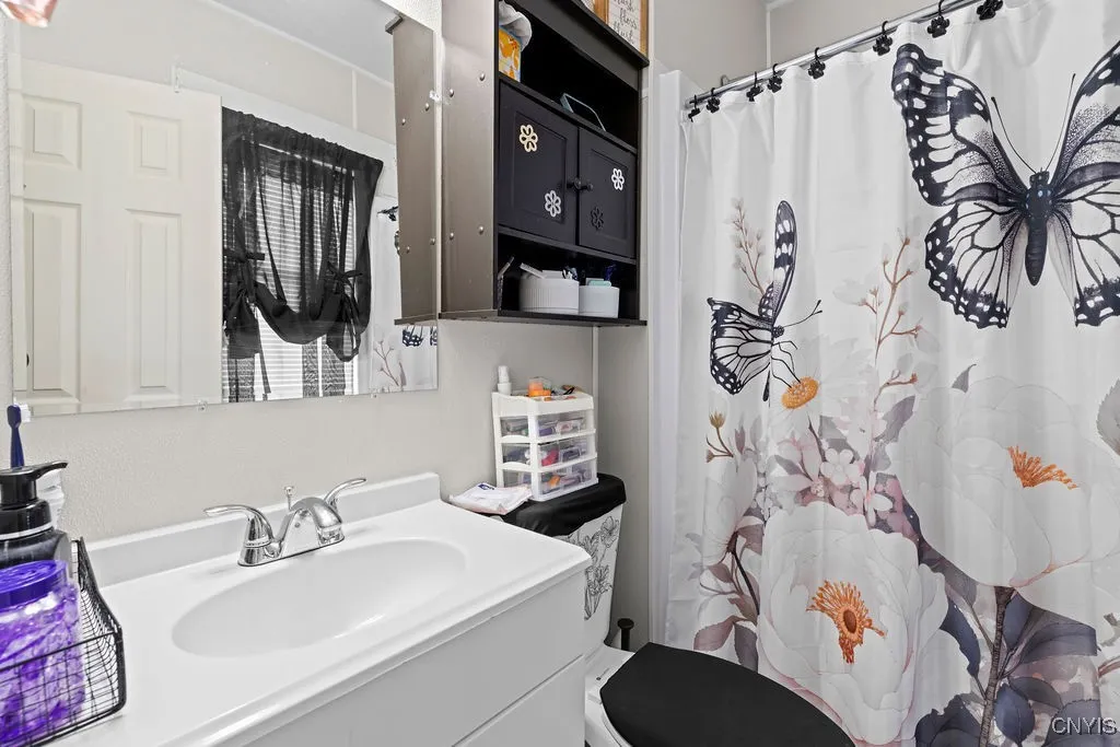 317 East Avenue, Dewitt, New York 13057, De Witt, New York 13057, 4 Bedrooms Bedrooms, ,3 BathroomsBathrooms,Residential,Closed,317 East Avenue, Dewitt, New York 13057,0,S1632249