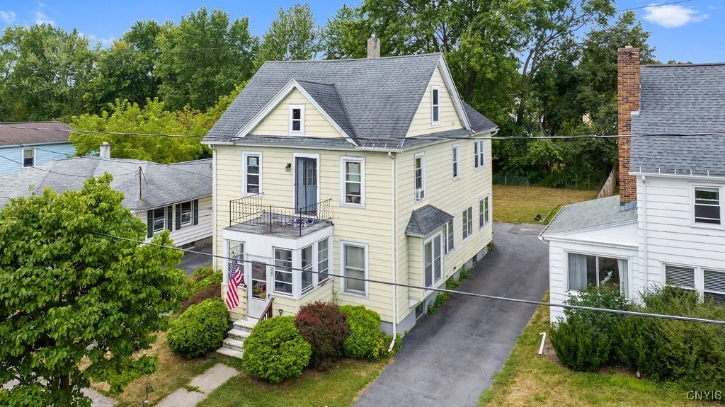 317 East Avenue, Dewitt, New York 13057, De Witt, New York 13057, 4 Bedrooms Bedrooms, ,3 BathroomsBathrooms,Residential,Closed,317 East Avenue, Dewitt, New York 13057,0,S1632249