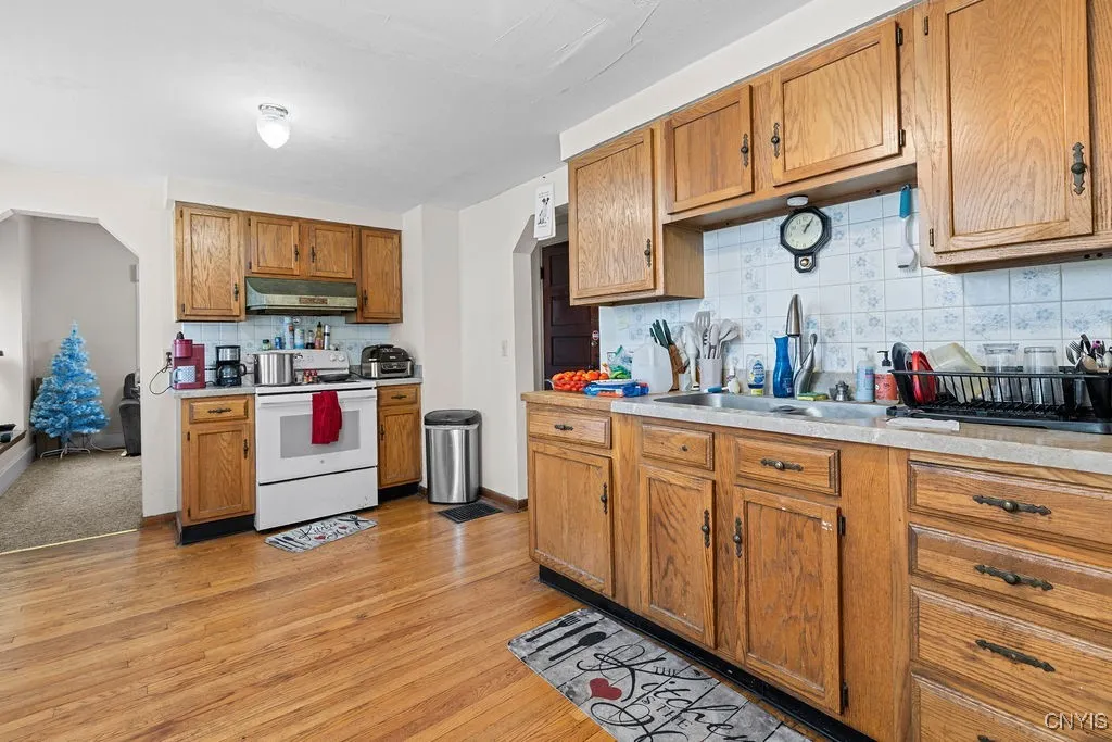 317 East Avenue, Dewitt, New York 13057, De Witt, New York 13057, 4 Bedrooms Bedrooms, ,3 BathroomsBathrooms,Residential,Closed,317 East Avenue, Dewitt, New York 13057,0,S1632249