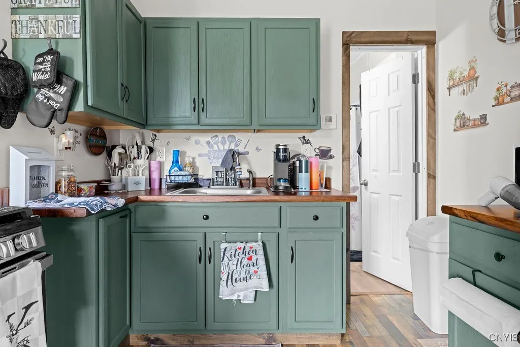 317 East Avenue, Dewitt, New York 13057, De Witt, New York 13057, 4 Bedrooms Bedrooms, ,3 BathroomsBathrooms,Residential,Closed,317 East Avenue, Dewitt, New York 13057,0,S1632249