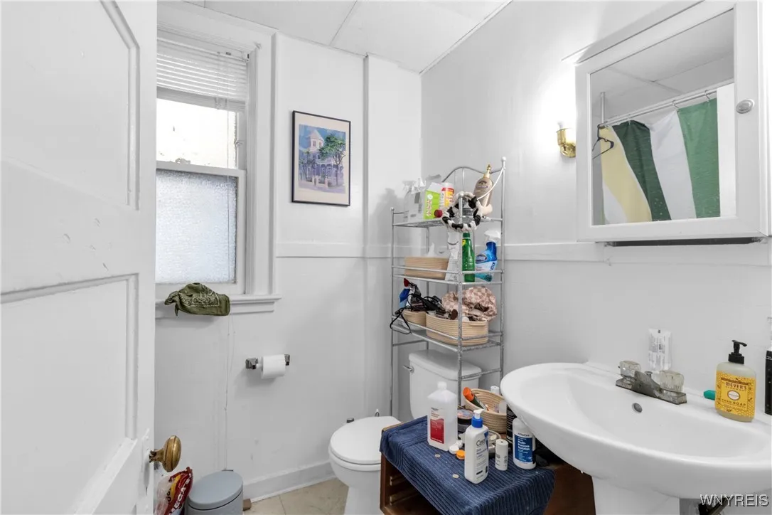 319 West Utica Street N, Buffalo, New York 14222, Buffalo, New York 14222, 5 Bedrooms Bedrooms, ,3 BathroomsBathrooms,Residential,For Sale,319 West Utica Street N, Buffalo, New York 14222,B1632468