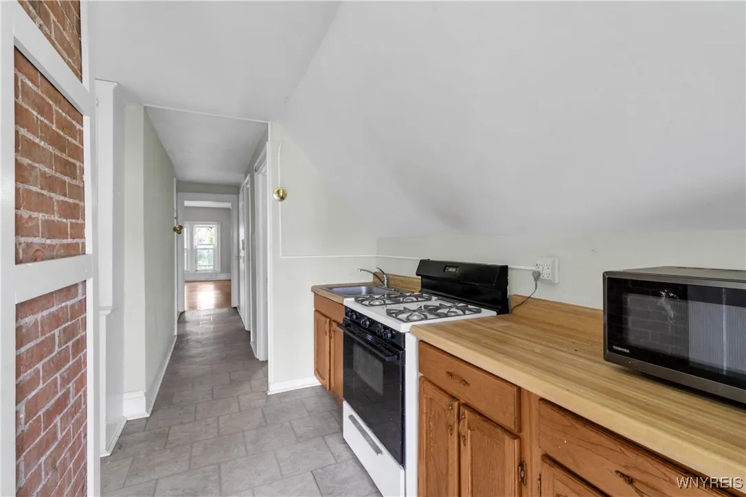 319 West Utica Street N, Buffalo, New York 14222, Buffalo, New York 14222, 5 Bedrooms Bedrooms, ,3 BathroomsBathrooms,Residential,For Sale,319 West Utica Street N, Buffalo, New York 14222,0,B1632468