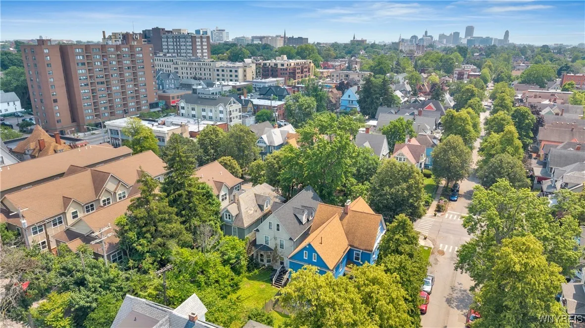 319 West Utica Street N, Buffalo, New York 14222, Buffalo, New York 14222, 5 Bedrooms Bedrooms, ,3 BathroomsBathrooms,Residential,For Sale,319 West Utica Street N, Buffalo, New York 14222,B1632468