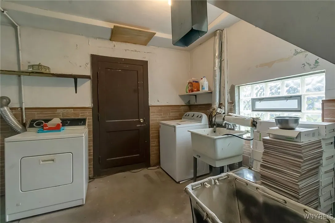 428 Kennedy Road, Cheektowaga, New York 14227, Cheektowaga, New York 14227, 4 Bedrooms Bedrooms, ,2 BathroomsBathrooms,Residential,For Sale,428 Kennedy Road, Cheektowaga, New York 14227,0,B1628251